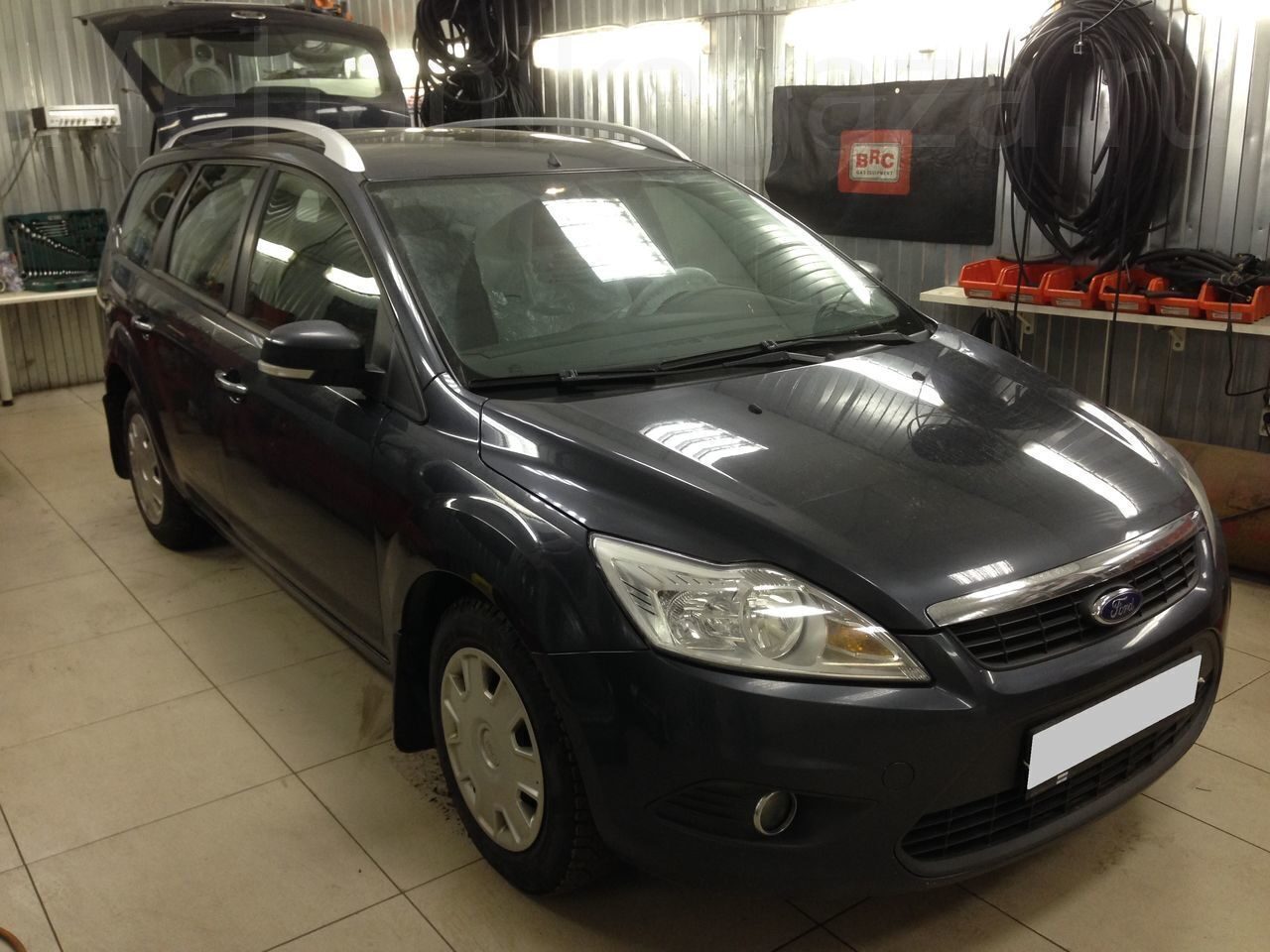 Ford Focus II универсал 2010 г.в. 1.8 L 125 л.с. R4